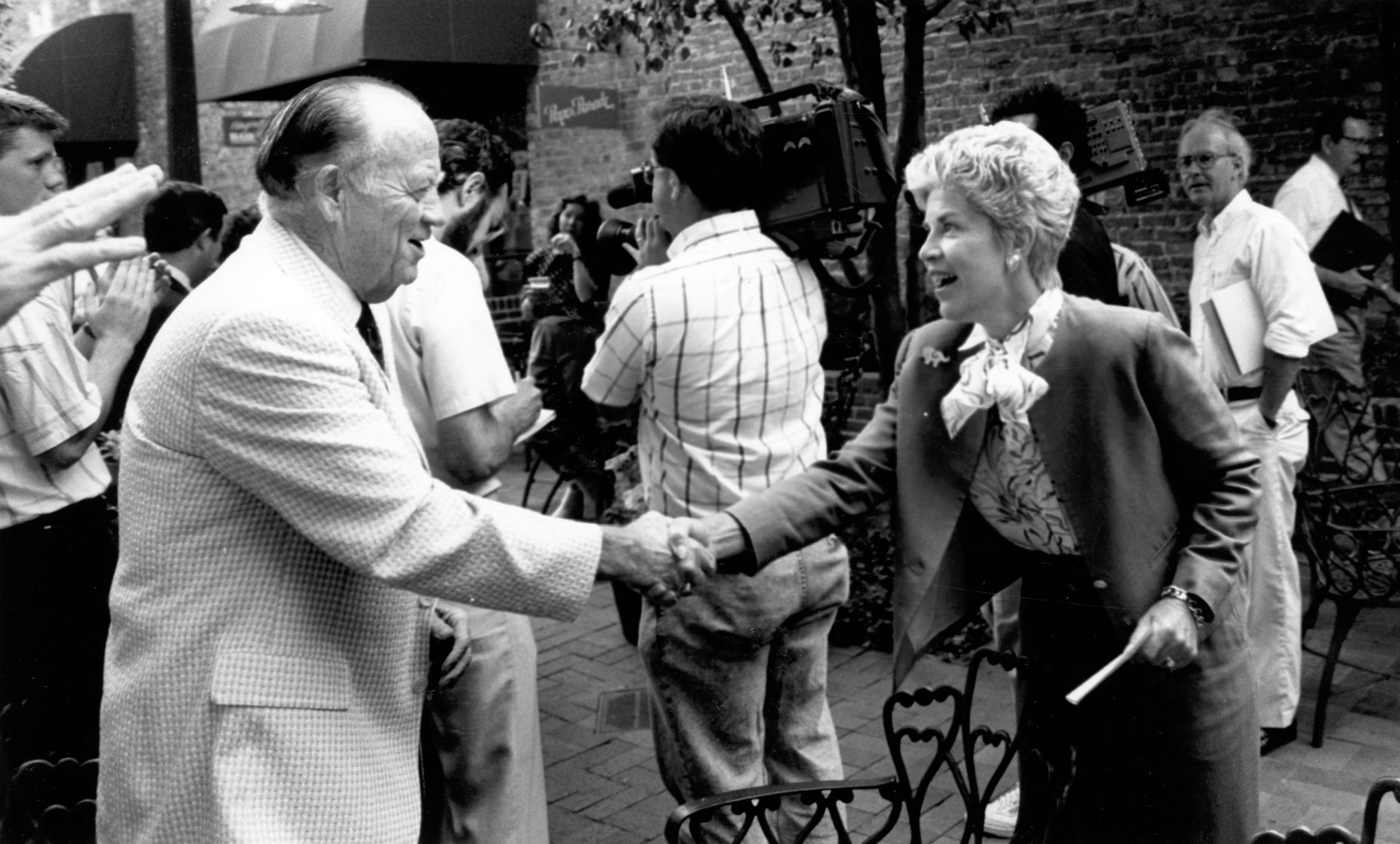 Bob Devaney, 1990